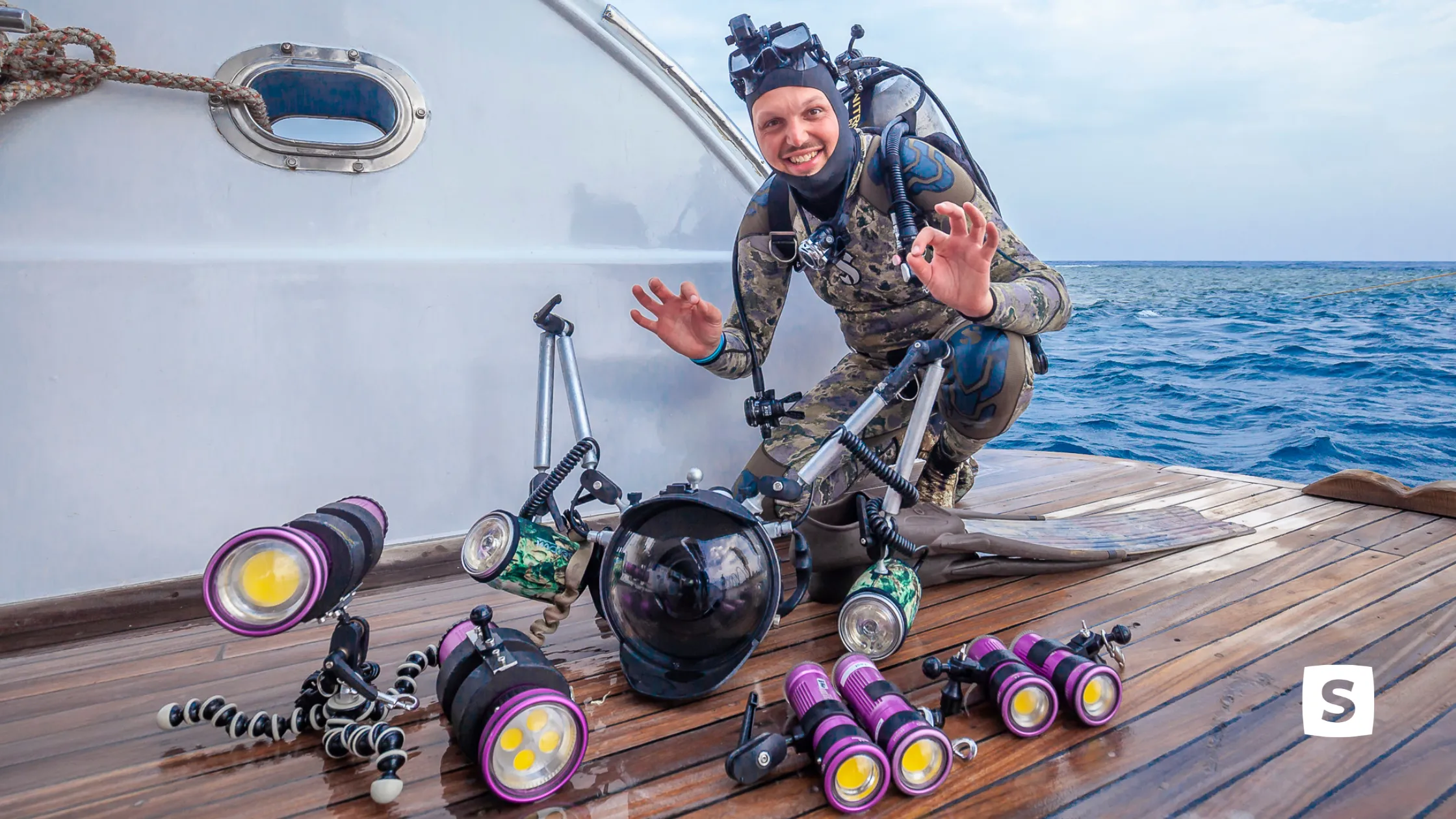 Cómo el fotógrafo submarino ganador de premios Tobias usa Sellfy para ganar un ingreso pasivo