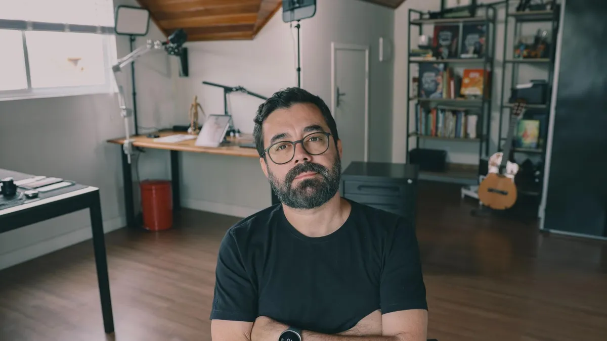 How Adilson Farias turned digital brushes into a full-time income