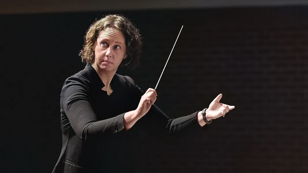 From conductor to composer: How Erika built a self-publishing sheet music business with Sellfy